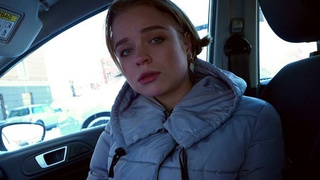 Коллектор жарит сексуальную должницу, сделавшую себе новую грудь