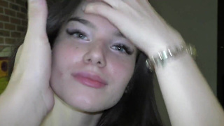 Сосед, смотри, какая у меня попочка... А потрогать хочешь?