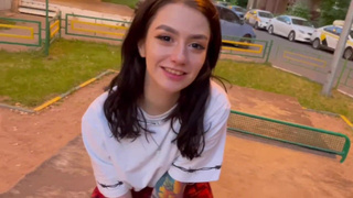 Или отсосёшь мне на крыше, или отшлёпаю — выбирай, обворожительная