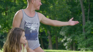 Три русских сучки ебутся с парнем на заброшенном стадионе