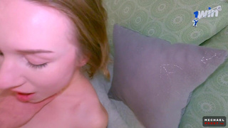 А она ничего такая — теперь он встречается с 2-мя девушками ??