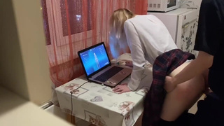 Ремнём её херачу и хер вставляю — а ей похую, она в Геншин играет