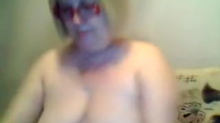 Русская мамашка Диана показывает себя в секс чате